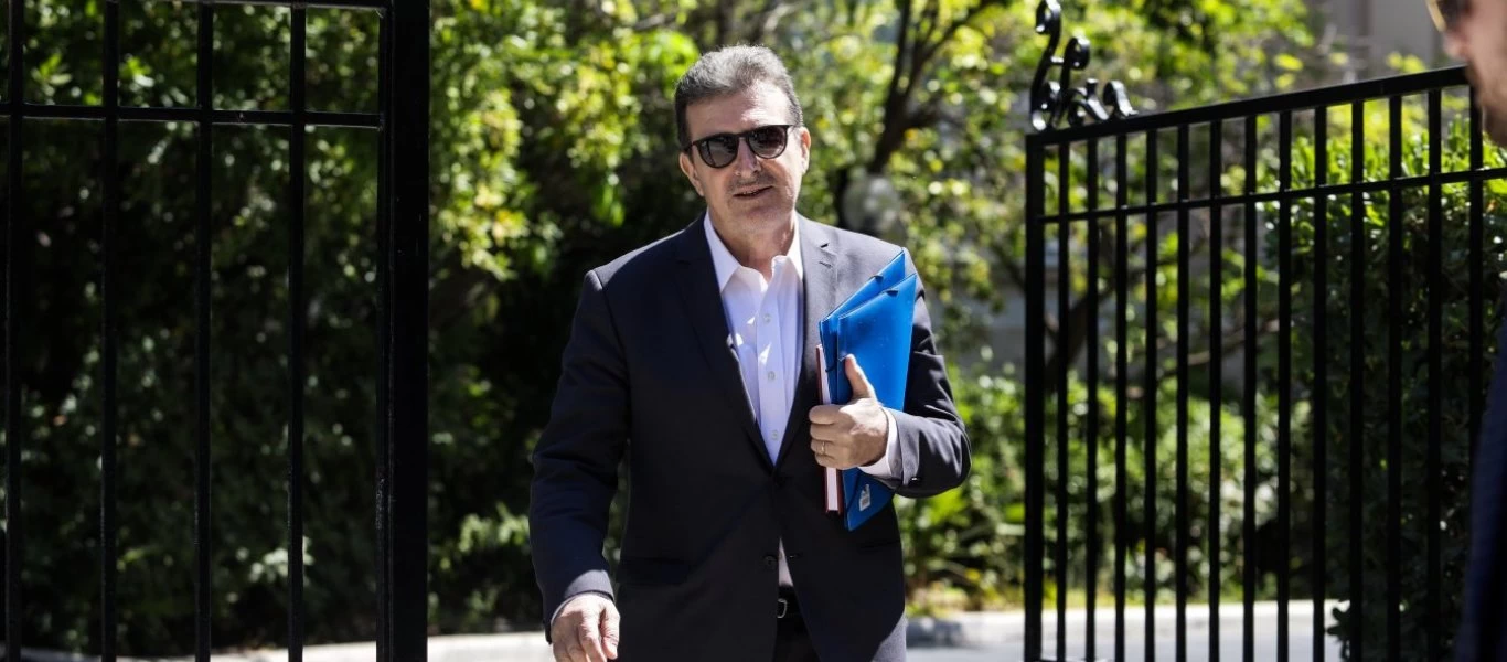 Μ.Χρυσοχοΐδης από Λέσβο: «Θα έχουν συνέπειες όσοι κινητοποιούν τις αρχές»